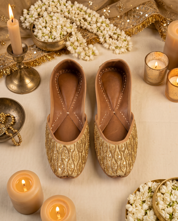 Golden jubllie | Women's Handcrafted Punjabi Jutti