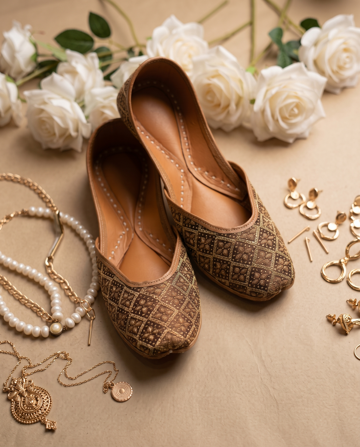 Nayab Handcrafted Punjabi Jutti | Traditional Gold Embroidered Jutti