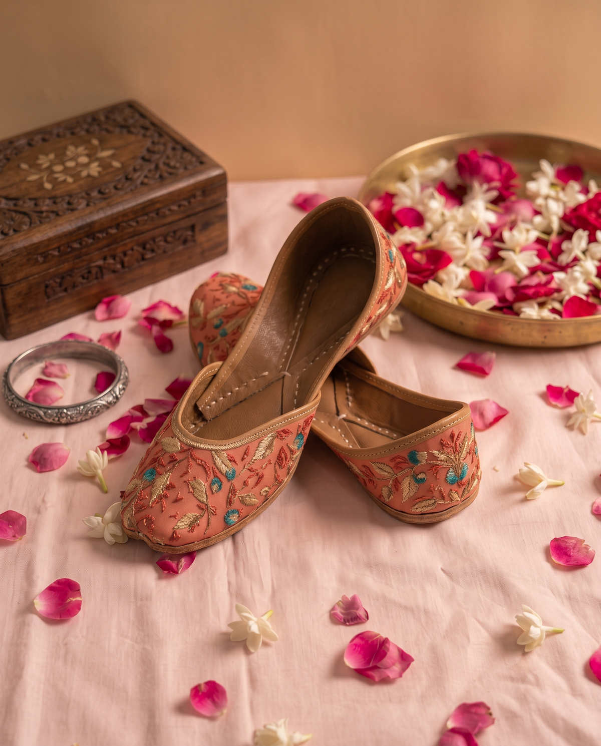 Firdous | Women's Handcrafted Punjabi Jutti