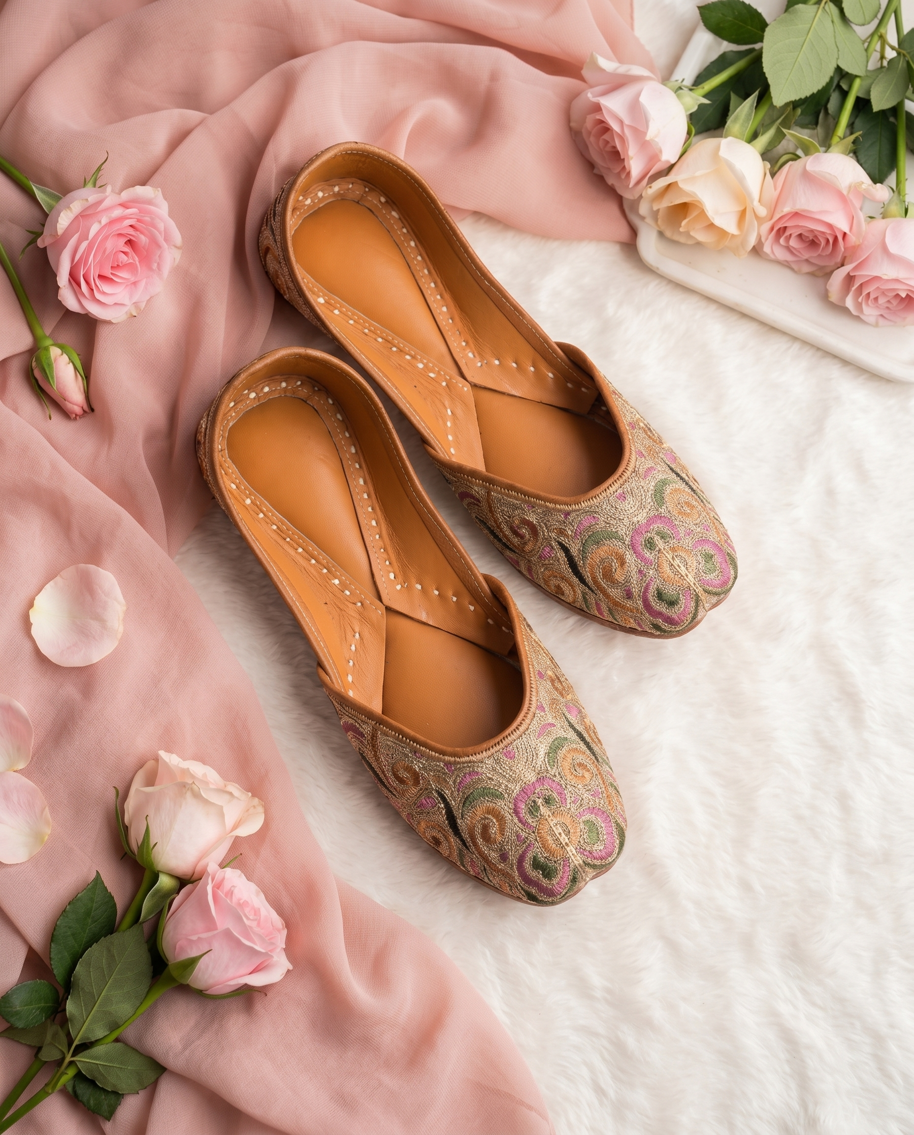 FLORAL JUTTI