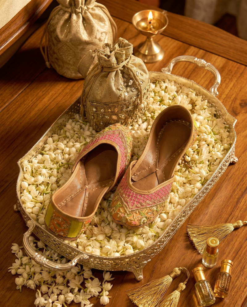 Ariz Jutti  | Women's Handcrafted Punjabi Jutti