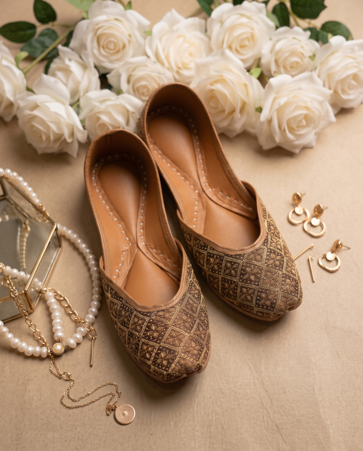 Nayab Handcrafted Punjabi Jutti | Traditional Gold Embroidered Jutti