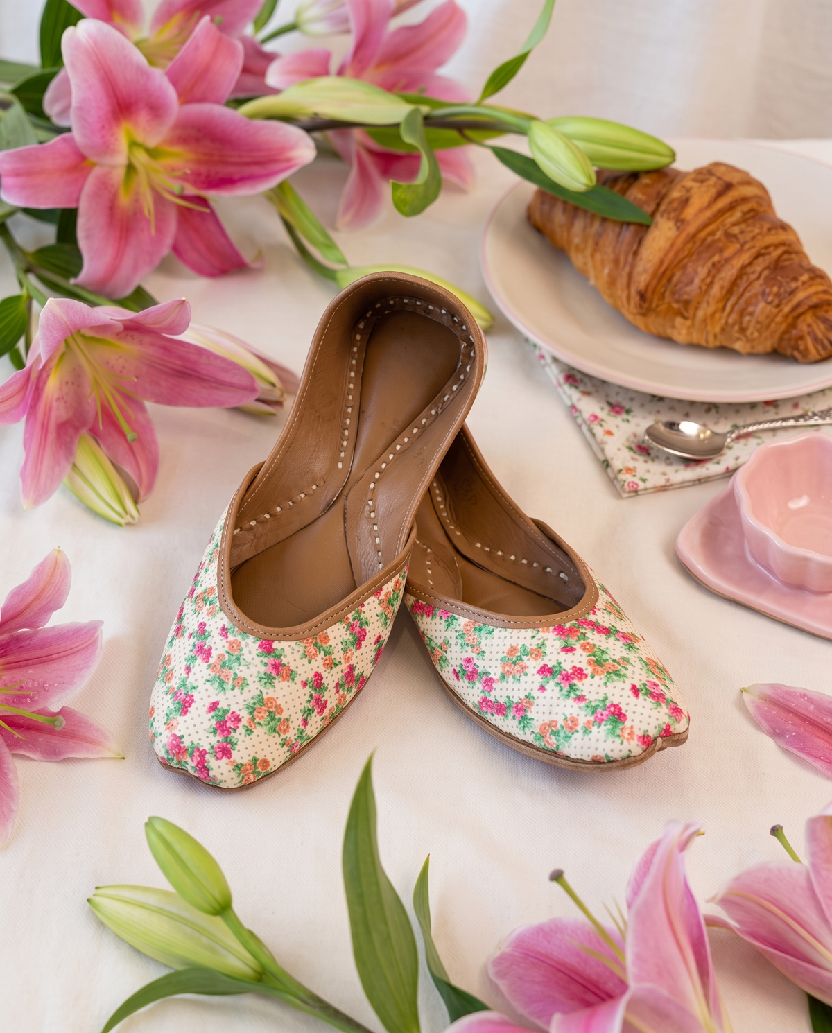 Nawabi Floral Punjabi Jutti | Women's Handcrafted Ethnic Footwear