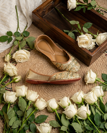 ZARI MAHAL  | Women's Handcrafted Punjabi Jutti