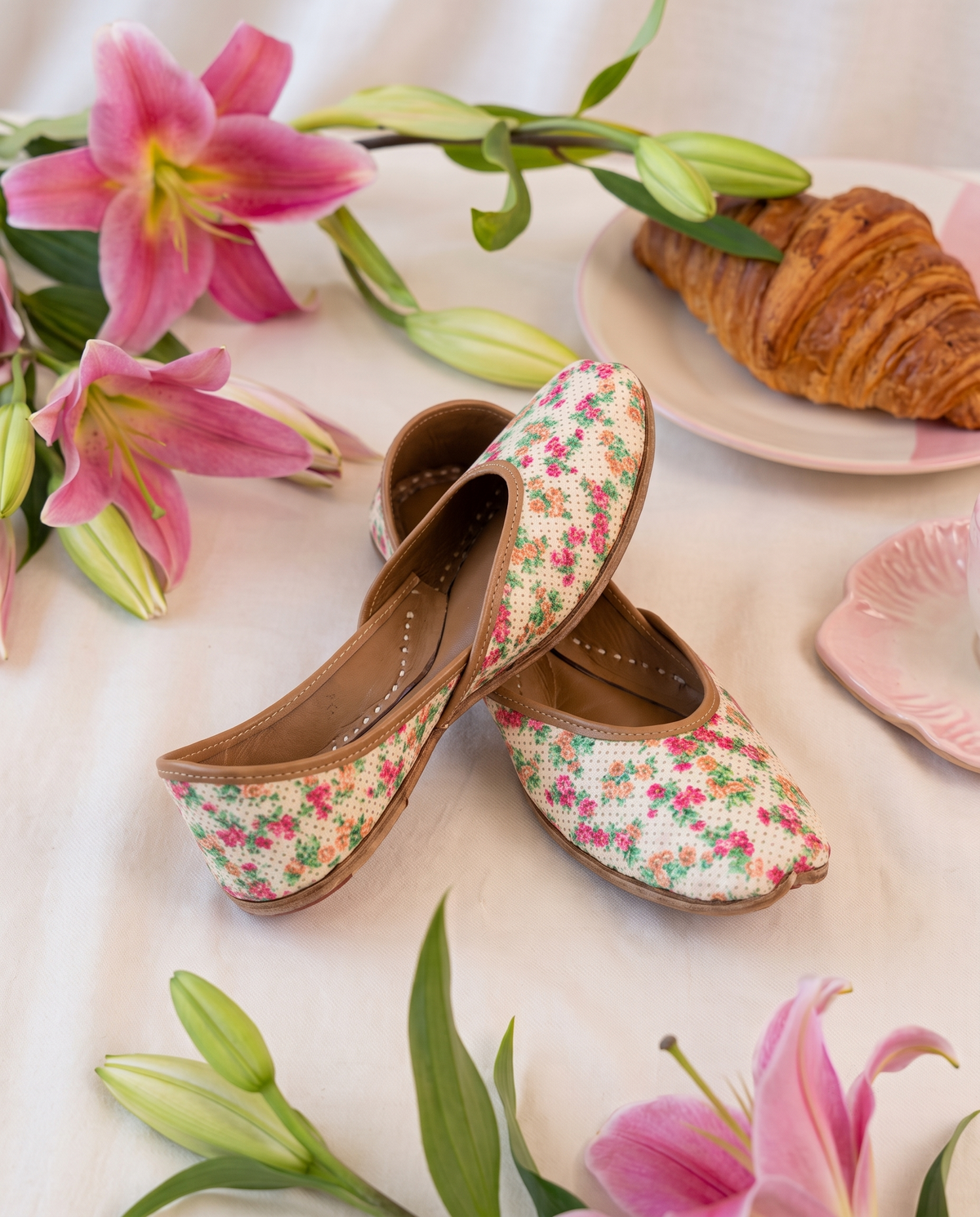Nawabi Floral Punjabi Jutti | Women's Handcrafted Ethnic Footwear